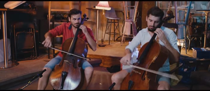 Luka Sulic y Stjepan Hauser tocando 'Despacito' con sus chelos