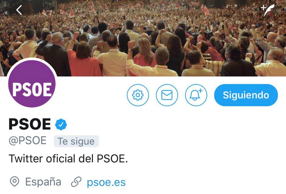 El logo del PSOE teñido de morado