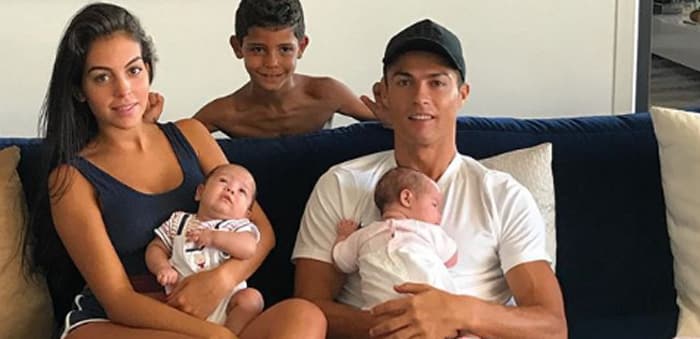 Cristiano, con Georgina y los tres hijos del portugués