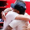 Gerard Piqué y Neymar fundiéndose en un abrazo