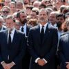 El Rey junto a Rajoy y demás representantes políticos en La Rambla