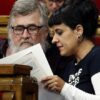 Joan Garriga y Anna Gabriel el pasado martes en el Pleno del Parlament
