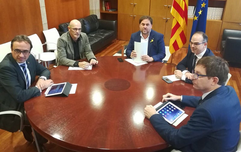 Josep Rull, Raül Romeva, Oriol Junqueras, Jordi Turull y Carles Mundó durante su reunión de este martes en el Parlament