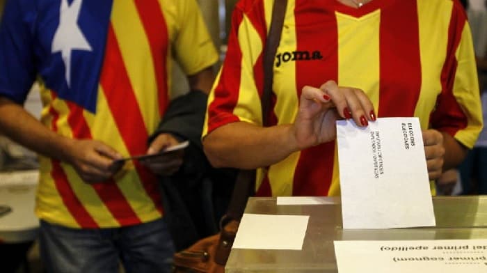Una mesa electoral en Cataluña