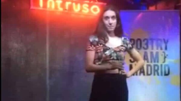 Alejandra Martínez, ganadora de la competición poética 'Po3try Slam Madrid'