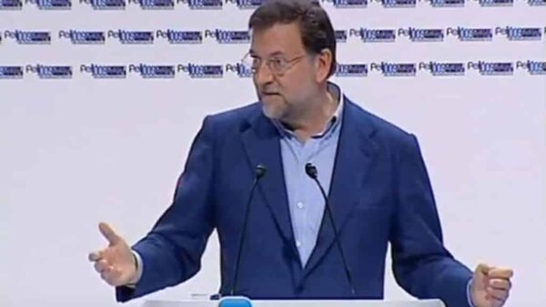 Mariano Rajoy durante su comparecencia en 2009 pidiendo la dimisión de Magdalena Álvarez