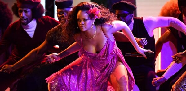 Rihanna en su actuación en los Grammys 2018