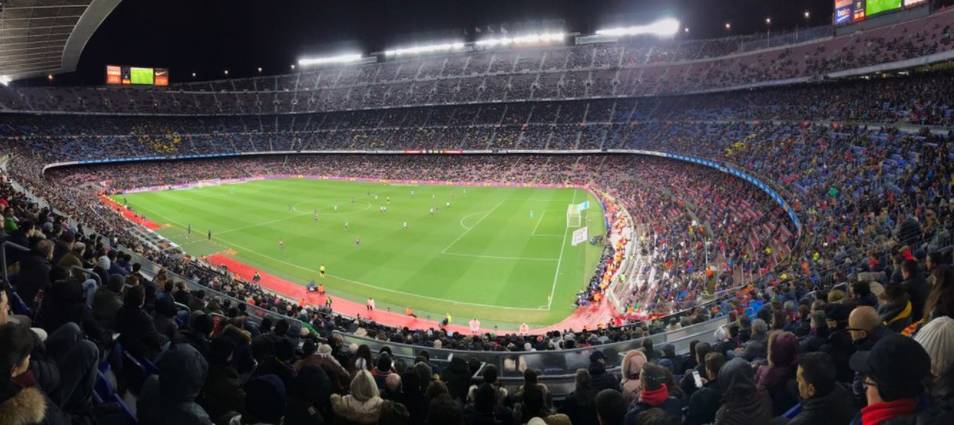 La pobre asistencia al Camp Nou