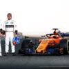 El nuevo McLaren y sus dos pilotos para la temporada 2018: Stoffel Vandoorne y Fernando Alonso