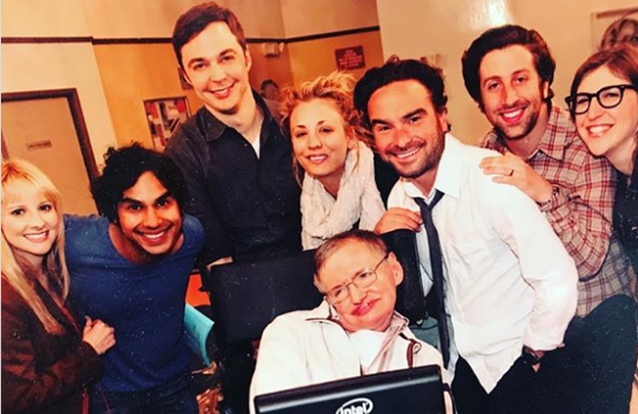 Los actores de 'The Big Bang Theory' con Stephen Hawking