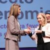 La Reina Letizia entrega el premio Feder a la doctora Carmen Ayuso