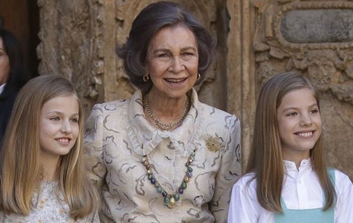 La Reina Sofía con sus nietas Leonor y Sofía