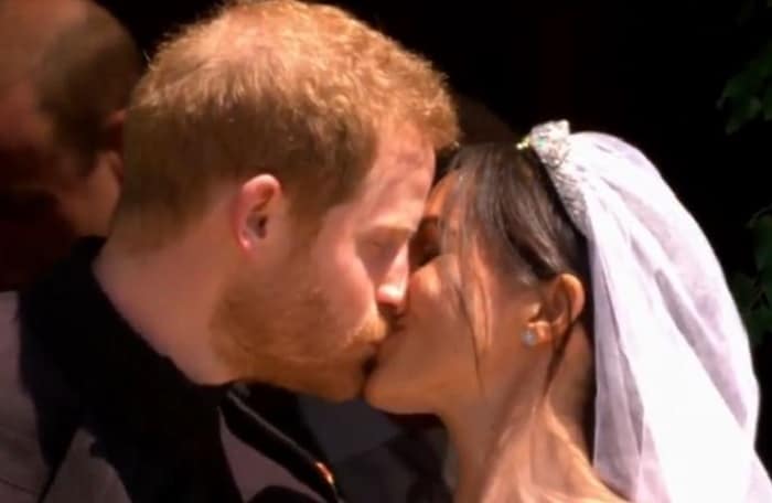 El beso del príncipe Harry y Meghan Markle