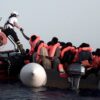 Rescate de algunos de los migrantes que traslada el barco Aquarius