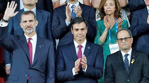 El Rey, Pedro Sánchez y Quim Torra en el palco de autoridades durante la inauguración de los Juegos del Mediterráneo