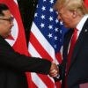 Histórico apretón de manos entre Kim Jong Un y Donald Trump