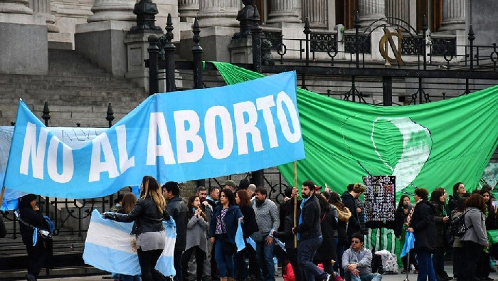 Manifestaciones a favor y en contra de la ley del aborto