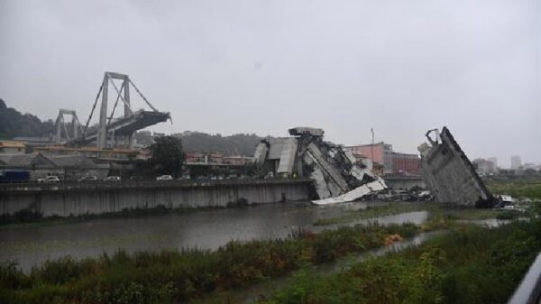 El puente Morandi tras derrumbarse