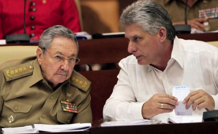 Miguel Díaz-Canel con Raúl Castro