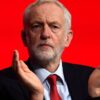 El líder del Partido Laborista, Jeremy Corbyn, aplaude durante la Conferencia Anual del Partido Laborista en Liverpool