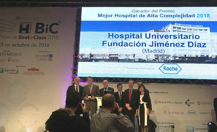 Juan Antonio Álvaro de la Parra recogió el Premio BIC al Mejor Hospital de Alta Complejidad