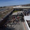 Migrantes en la frontera de Tijuana con EEUU