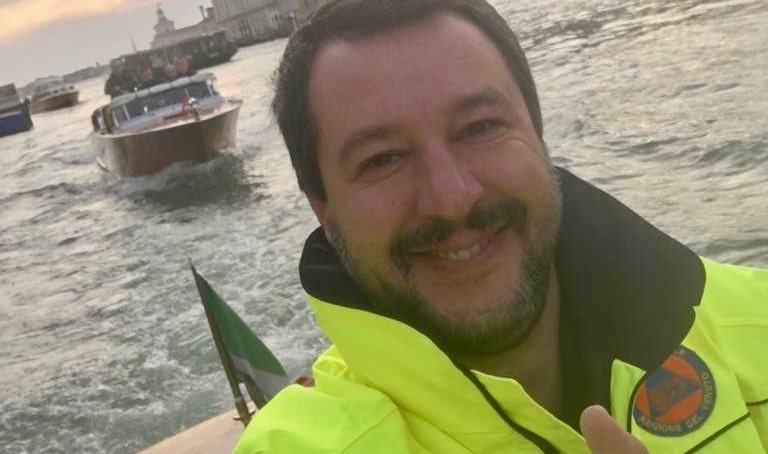 La foto publicada por Matteo Salvini en su cuenta de Twitter