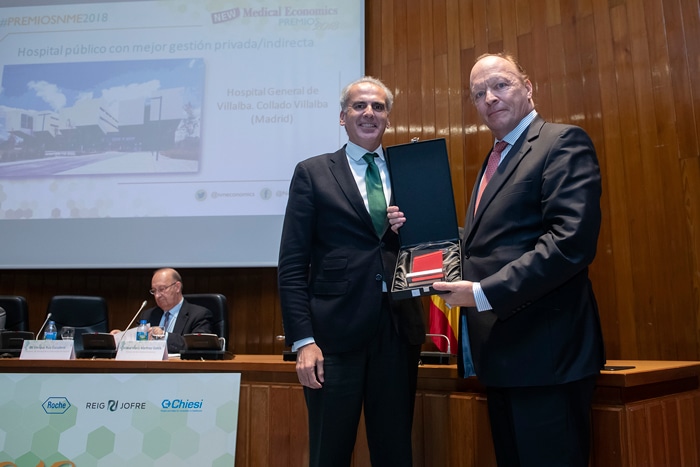 Ruiz Escudero entreó el premio al Dr. Bermúdez de Castro