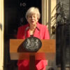 Theresa May durante el anuncio de su dimisión