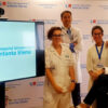 Los doctores Pachecho, Herrera (ambos a la derecha), y Ruiz (izquierda), junto a la enfermera y a la trabajadora social del equipo