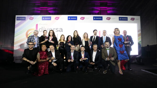 Foto de familia en los premios Diversa Global 2019 con los galardonados