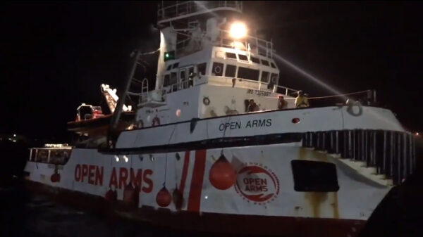 El barco de Open Arms al llegar a puerto