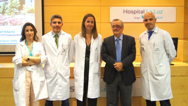 La doctora María Luis de Mingo, el doctor Christian Garriga, Yolanda Salcedo, Mariano Barbacid y el doctor Ignacio Maestre