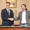 Pedro Sánchez y Pablo Iglesias en la firma de su acuerdo de Gobierno