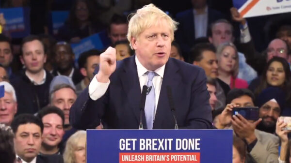 Boris Johnson en un mitin de campaña