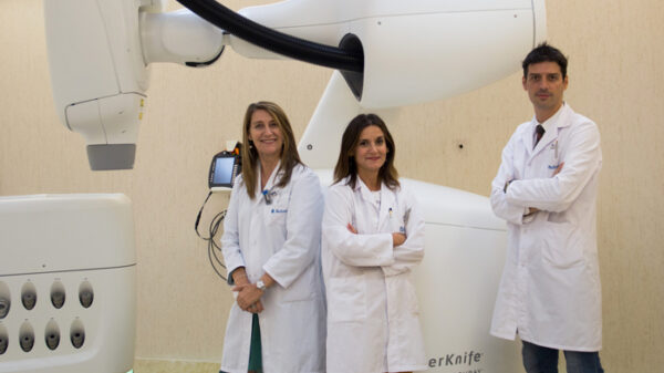 Los doctores Aurora Rodríguez, Amalia Sotoca y Rafael García del Servicio de Oncología Radioterápica del Ruber Internacional