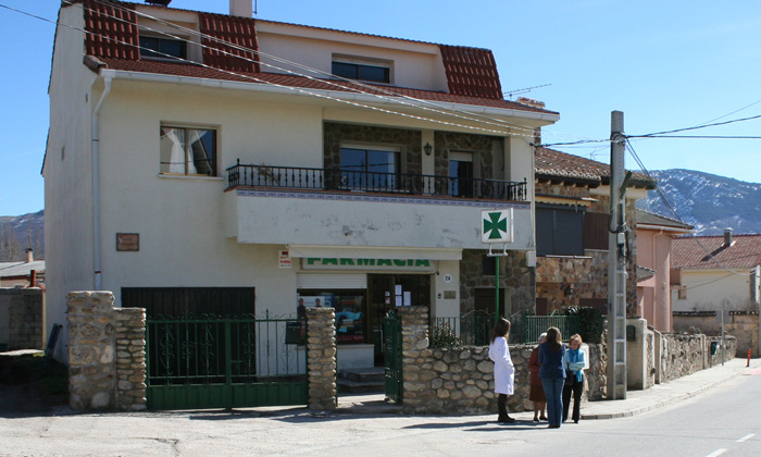 Farmacia rural en una foto de archivo