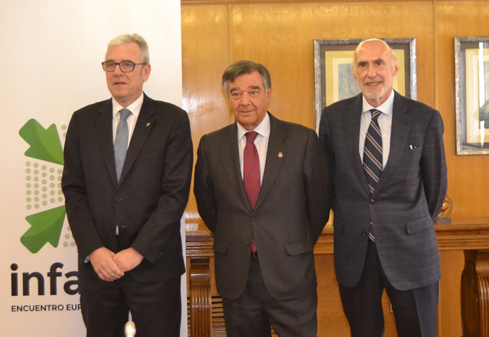 Jordi de Dalmases, presidente del COF de Barcelona; Luis González, presidente del COF de Madrid; y Jorge Arqué Ferrari, presidente de Interalia