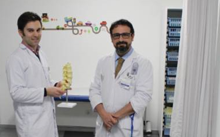 Los doctores Cristóbal Suárez Rueda y Borja Muñoz Niharra