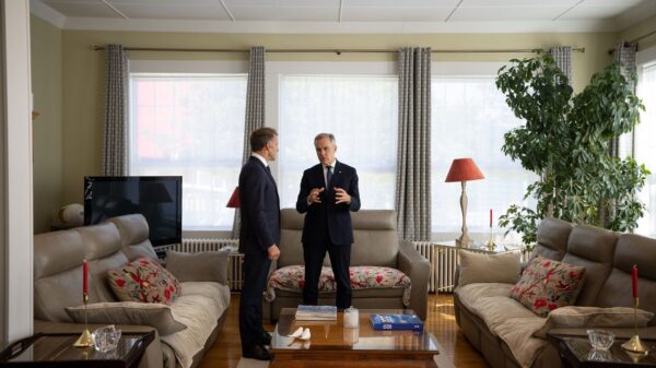 El primer ministro de Canadá, con el Presidente Emmanuel Macron, durante su visita a San Pedro y Miquelón, Francia. Foto: ©Gobierno de Canadá/ Oficial.