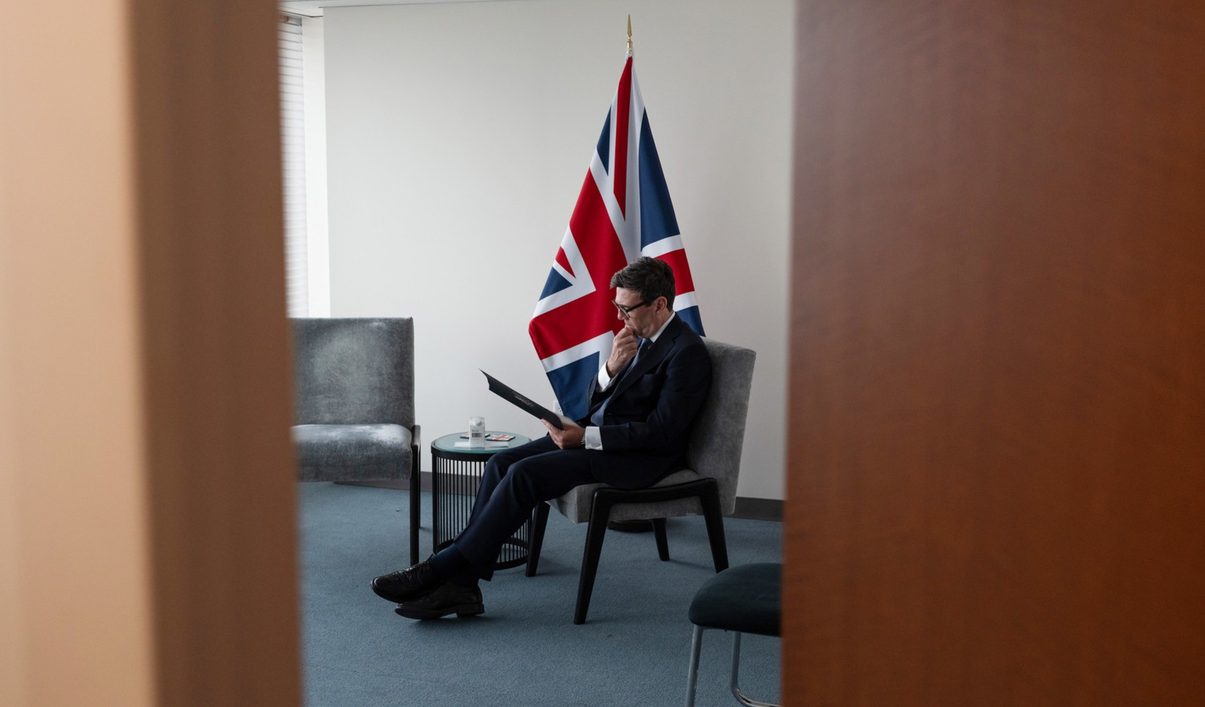 El primer ministro de Reino Unido, Andy Burnham, en una fotografía oficial reciente. Foto: ©Number 10/ Flickr.