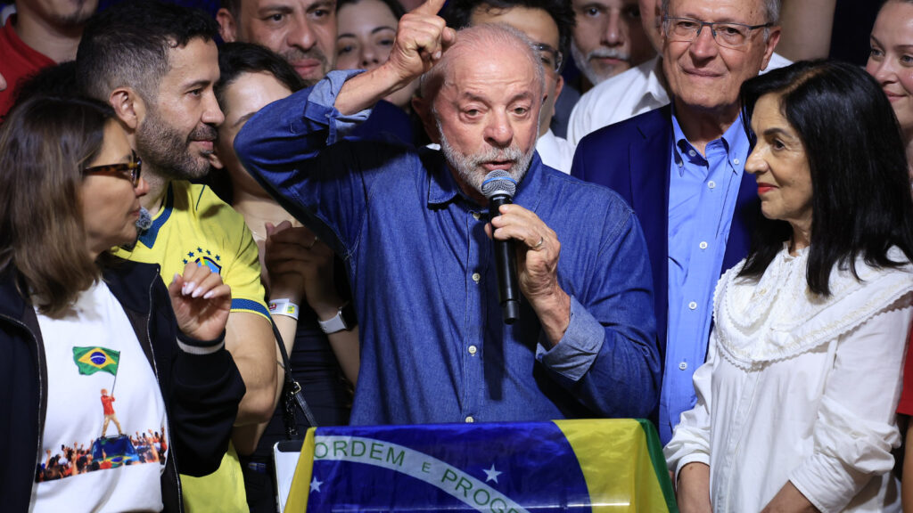 El presidente de Brasil, Luiz Inácio Lula da Silva, durante su discurso de la victoria