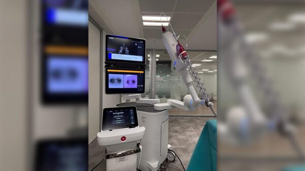 El FJD amplía su cartera de servicios con el primer robot de Madrid para la realización de broncoscopias