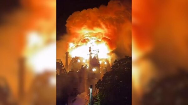Imágenes publicadas en redes sociales sobre el incendio en el Ayuntamiento de Limoges. Foto: X.